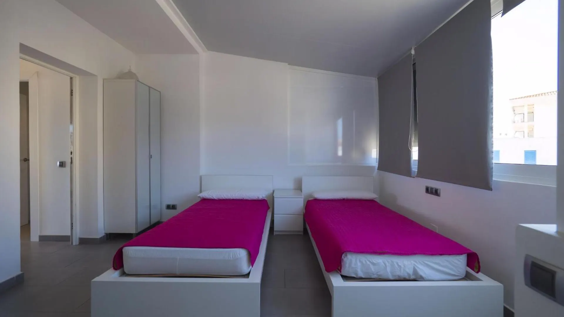 Erstaunliche Wohnung Direkt Am Meer In Roses Inmosantos Oasis B7
